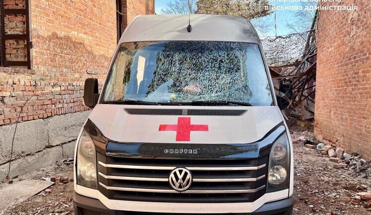 РФ атакувала авто волонтерів в Оріхові на Запоріжжі. ФОТО