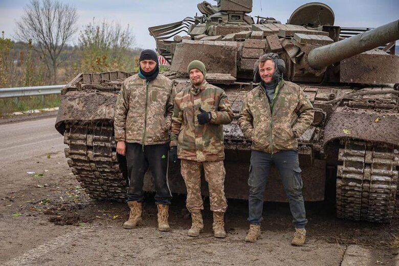 У бою з окупантами під Бахмутом загинув танковий екіпаж 93-ї бригади Холодний Яр: командир Віталій Кобець, водій-механік Андрій Мельник, навідник Сергій Леонтьєв 01