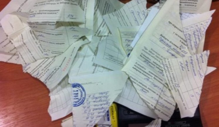 Братья Капрановы призвали уничтожать листы опроса Зеленского: "Полиции объясните, что прекратили незаконную агитацию"