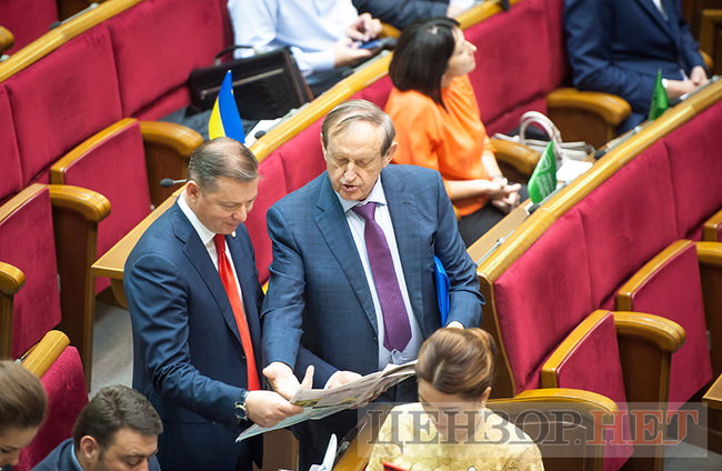 Ляшко і Богуслаєв вивчають газету, Семерак в оточенні нардепів та обійми Ричкової і Полторака, - день роботи ВР 18 травня 14