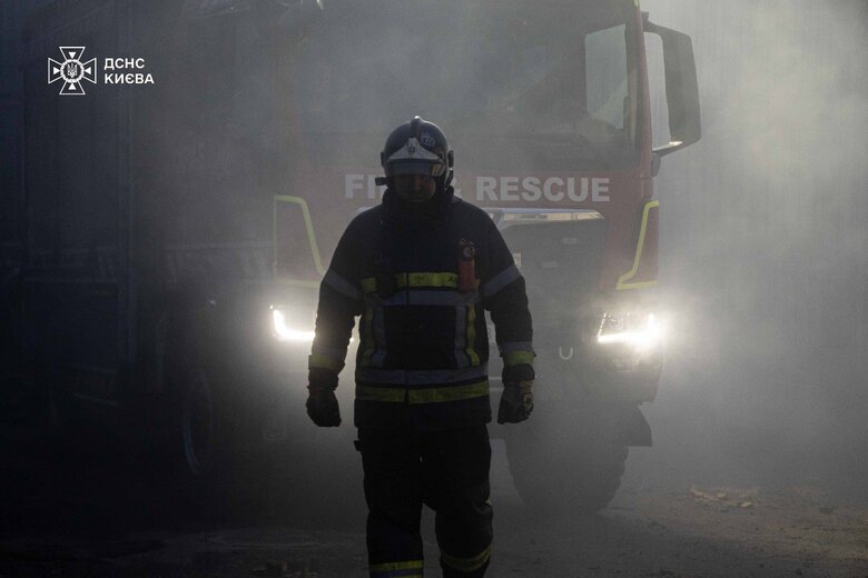 Works on the elimination of the consequences of yesterday's rocket attack on Kyiv