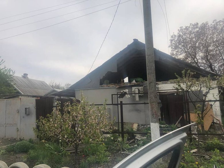 Russian troops are shelling entire front line in Donetsk region 02