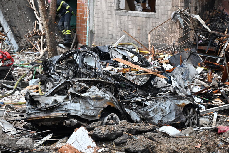 Consequences of Russian missile strike on house in Solomianskyi district of Kyiv 37