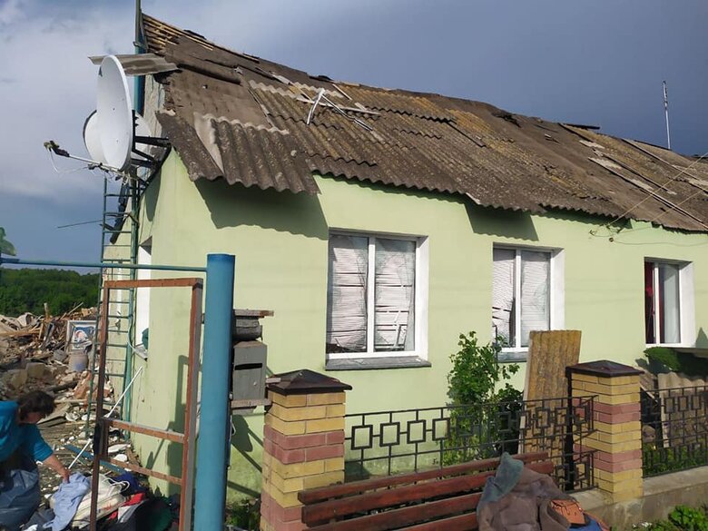 Enemy plane struck three rocket attacks on Sumy region, three people are wounded, and big destructions in households, - Zhyvytskyi 07