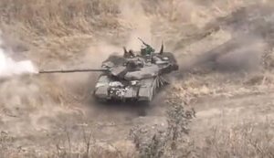 Российский Т-90М "Прорыв" взрывается и мгновенно детонирует от противотанковой ракеты 66-й бригады ВСУ. ВИДЕО