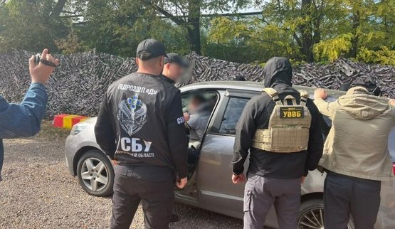 ₴13 000 за объезд блокпостов: на Херсонщине задержали мужчину, который вывозил дезертировавших военных. ФОТО