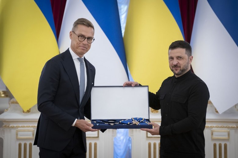 Зеленский вручил орден президенту Финляндии