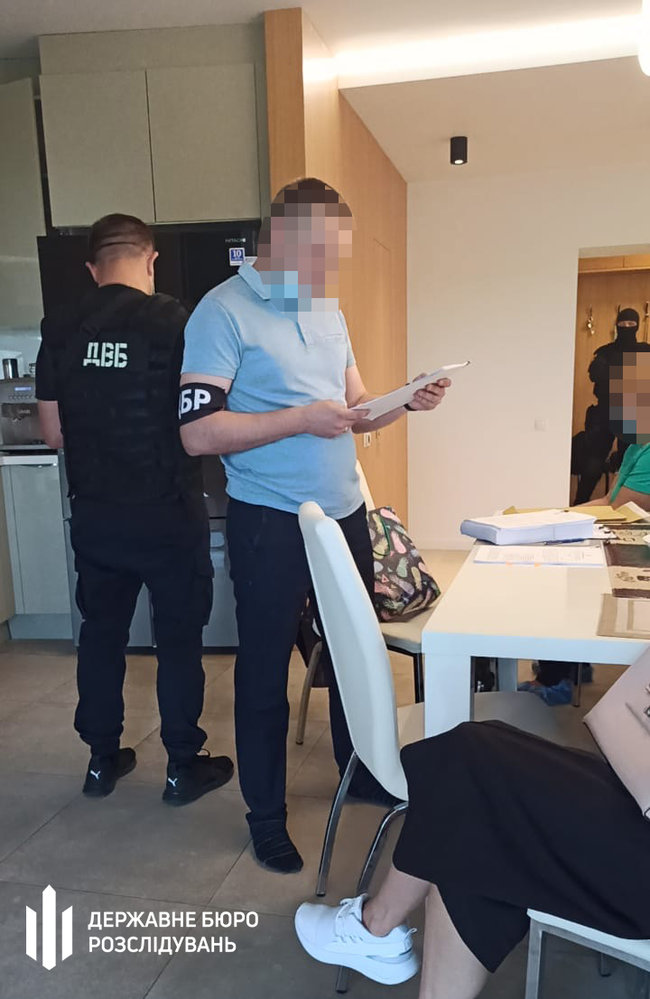 Разоблачена схема присвоения земельных участков на Киевщине, среди участников - чиновники Госгеокадастра и полицейский, - ГБР 06