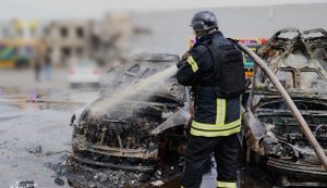 Атака РФ на Дніпро: 2 загиблих і 8 поранених, з них 3 - у важкому стані, пошкоджено продуктові склади. ФОТОрепортаж (оновлено)