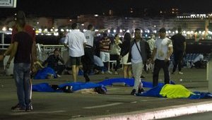Количество жертв теракта в Ницце достигло 80 человек, - глава МВД Франции