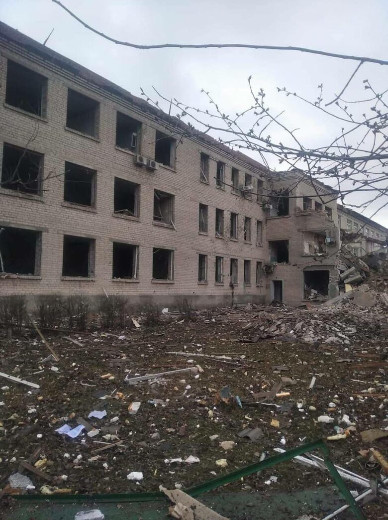 Ruscists hit center of Beryslav with aerial bombs, - RMA 03