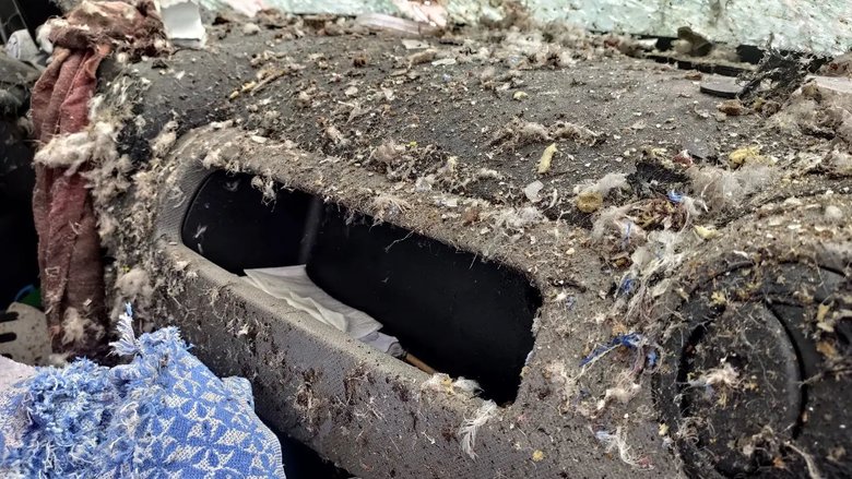 Різня в Бучі: машину прошило кулями, ніби вона паперова, жінці відірвало голову 03