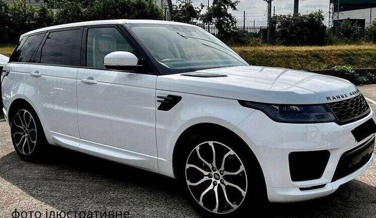 У матері депутата Київради конфіскують Range Rover, придбаний за заниженою у 35 разів ціною