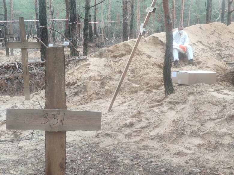 Щоденник смерті. Хто похований у масових похованнях в Ізюмі 04