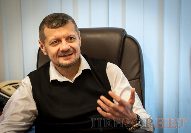 Ігор Мосійчук: Футбольні ставки Ляшка? Це тоталізатор. Він ставить на Шахтар, я ставлю на Динамо. Була нічия - програли і він, і я. Що ж робити? 03 Ігор Мосійчук: Футбольні ставки Ляшка? Це тоталізатор. Він ставить на Шахтар, я ставлю на Динамо. Була нічия - програли і він, і я. Що ж робити? 03