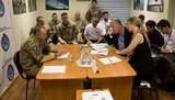 Сырский обсудил с замглавы СММ ОБСЕ Этерингтоном вопросы двустороннего прекращения огня на Донбассе. ФОТОрепортаж