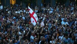 В Тбилиси прошел многотысячный митинг в поддержку евроинтеграции и с требованием отставки премьера Гарибашвили. ВИДЕО