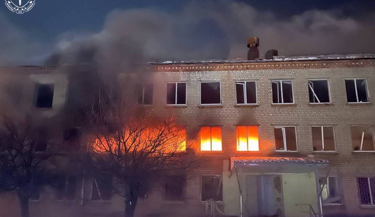 Росіяни завдали ударів по Харкову: постраждали дві людини, пошкоджено енергооб’єкт. ФОТОрепортаж (оновлено)