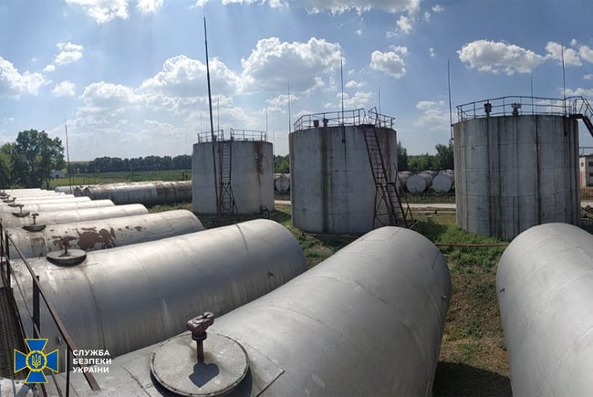 Бензин на основе спирта: СБУ разоблачила производство фальсифицированного топлива, убытки государства составляют более 181 млн грн 01