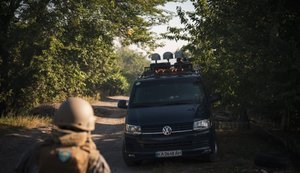 NAUDI передала немецким волонтерам авто для эвакуации мирных жителей: они уже работают в Славянске. ФОТОрепортаж