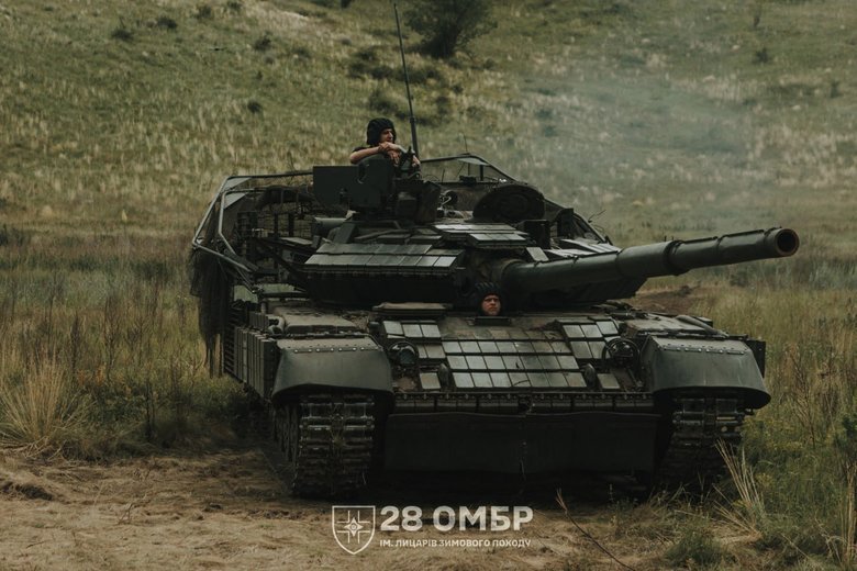 Зеленский поздравил с Днем танковых войск Украины