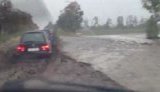 Симферополь затопило. Вода поднялась на 20-30 см. Грязевые потоки блокируют движение. + ВИДЕО
