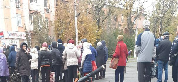 Декілька сотень обігрівачів роздали в окупованому Маріуполі, проте електроенергії в місті немає, - Андрющенко 01