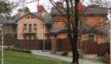 Литвин показал свое шикарное поместье в Конча-Заспе: винный подвал, бесценная библиотека и кожа дикого зверя. ФОТО
