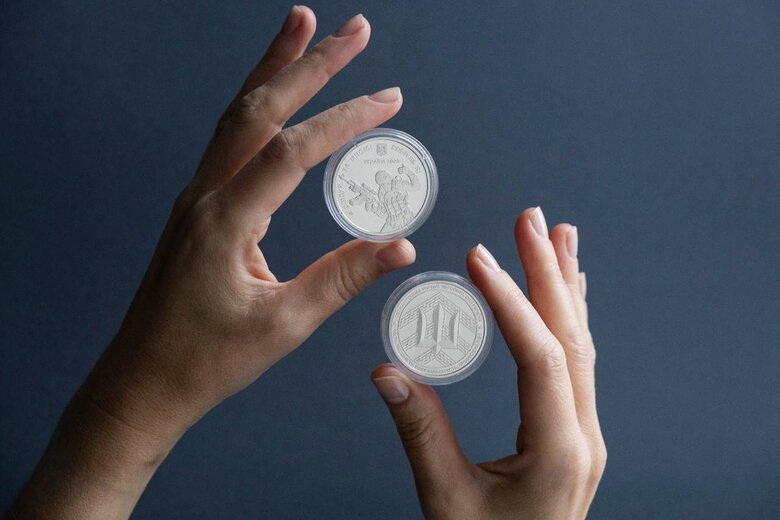 Присвята сержантам ЗСУ: Нацбанк випустив нову пам’ятну медаль 02 Присвята сержантам ЗСУ: Нацбанк випустив нову пам’ятну медаль 02