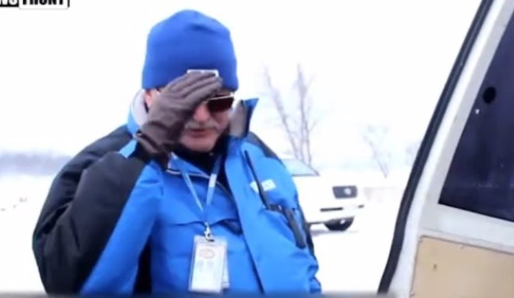 "Hello, my dear friend!" OSCE mission member hugs ‘LPR’ terrorist transferring Ukrainian soldiers’ bodies. VIDEO