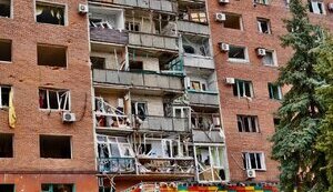 Ворог ударив по Покровську: поранено трьох дітей, яких батьки повернули з евакуації