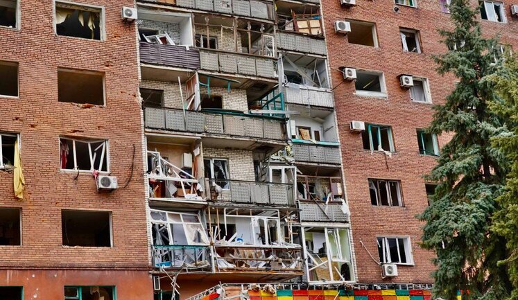 Ворог ударив по Покровську: поранено трьох дітей, яких батьки повернули з евакуації