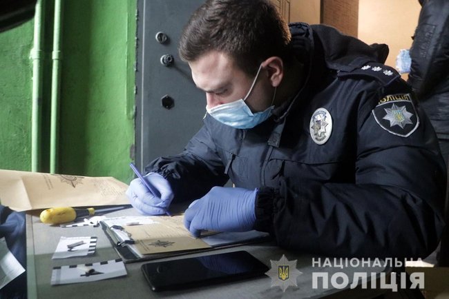 Поліція розслідує загадкове вбивство молодої пари в Маріуполі 02