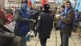 Как регионалы, коммунисты и пспушники побили националистов на открытии выставки УПА в Луганске. ВИДЕО.