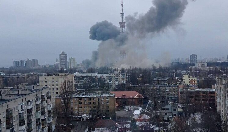Внаслідок удару по телевежі Києва загинули перехожі, - Кличко