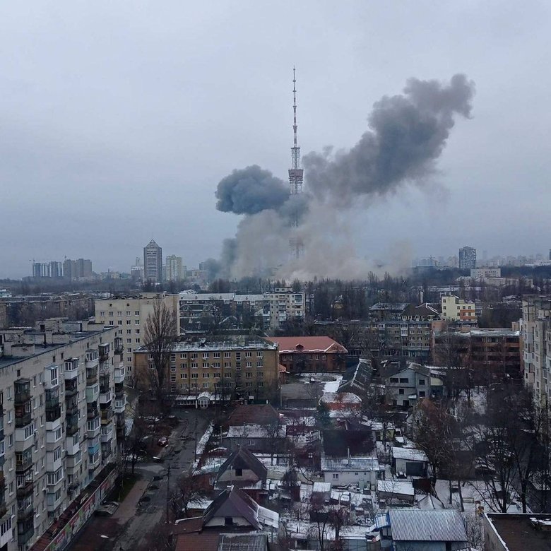 Російські війська завдали удару по Київській телевежі 01
