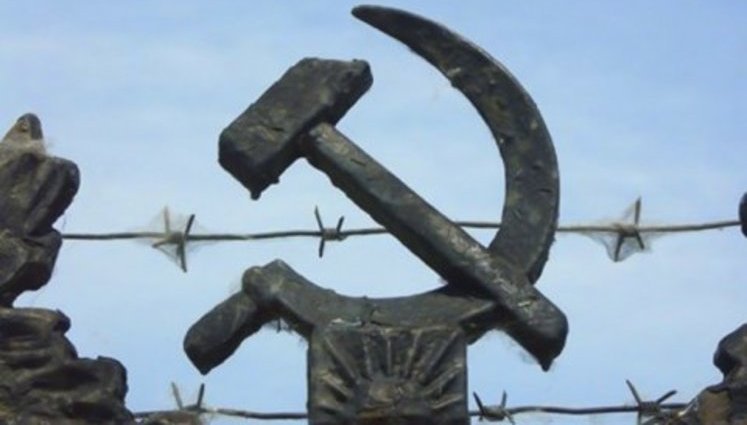 Half of Ukrainians do not regret fall of USSR