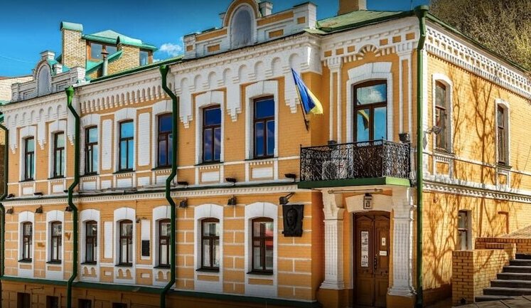 Очільник Мінкульту Ткаченко проти закриття музею Булгакова в Києві