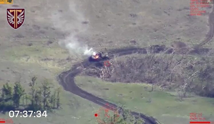 Воїни аеромобільної бригади відбили спробу ворожого штурму та знищили авто, мотоцикли і танк. ВIДЕО