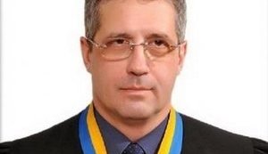 Экс-судья Грица, 10 лет назад сбивший насмерть ремонтника, ушел в почетную отставку со всеми выплатами и будет получать 106 тыс. грн ежемесячно, - ЦПК