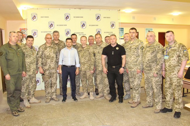 Zelenskyi visits frontline positions in Donbas 16