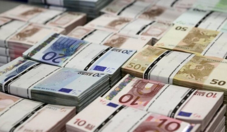 ЄС перерахує 4,5 млрд євро допомоги Україні наступного тижня, - єврокомісар Ган. ФОТО