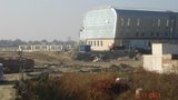 Очередное открытие во Львове к Евро-2012: отсутствие асфальта, разбитая дорога и колючая проволока. ФОТО