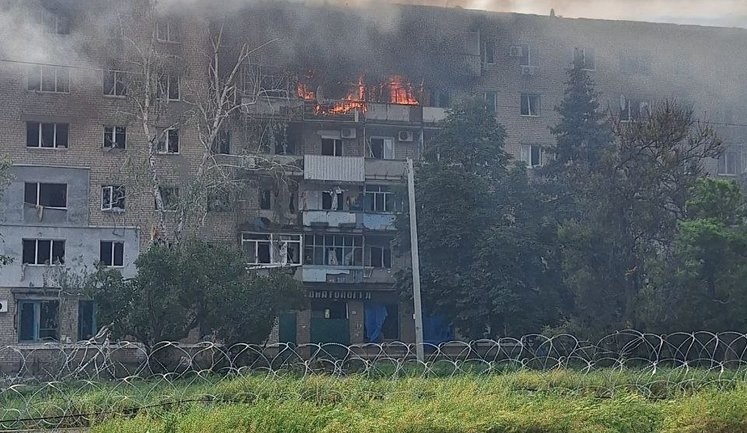 Доба на Донеччині: двоє загиблих і шестеро поранених, атаковано два райони. ФОТОрепортаж