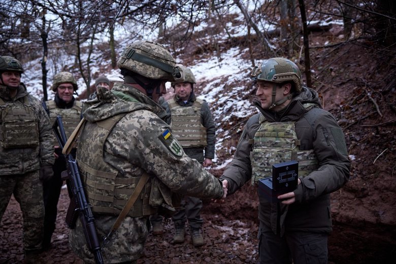Zelenskyi visits front line in eastern Ukraine 06