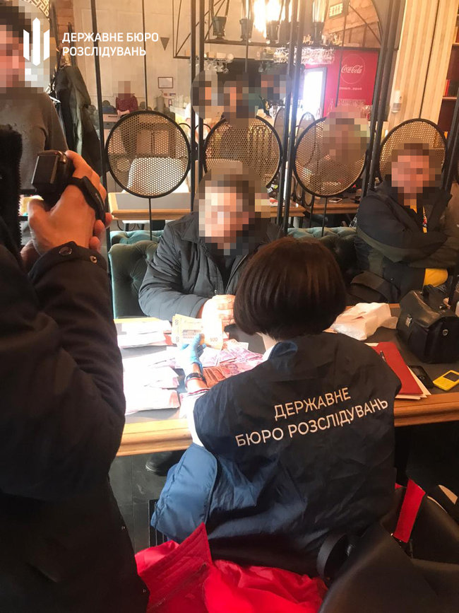 Руководителя общественной организации задержали в Киеве за подстрекательство вручить налоговику $20 тыс. взятки,- ГБР 03
