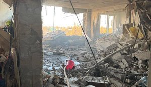 Росіяни вдарили по дев’ятиповерхівці в Одесі: спалахнула пожежа, четверо постраждалих. ФОТО (оновлено)