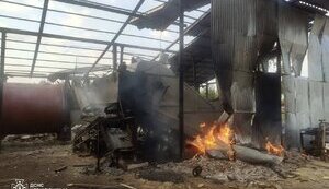 Ворожі БпЛА атакували Чернігівщину: горіли склади. ФОТО