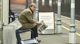 Министра транспорта заставили ездить на работу на электричке. ФОТО