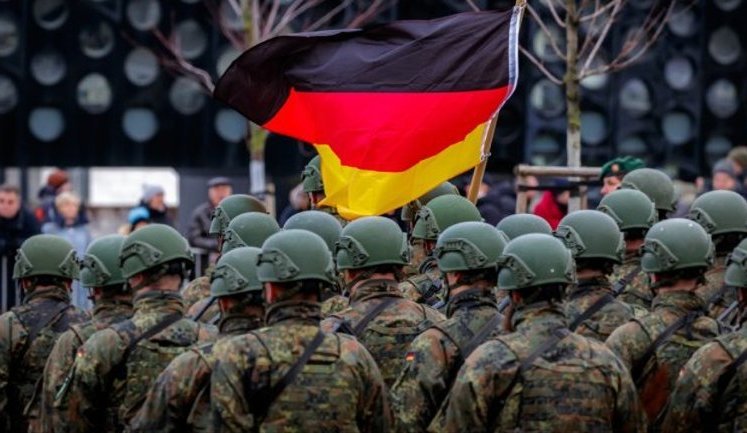 В Германии предлагают привлекать в армию людей до 70 лет